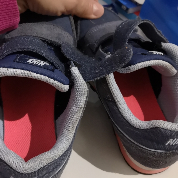 Nike MD Runner 2 Psv - boys size Eur 28 - Picture 3 of 15